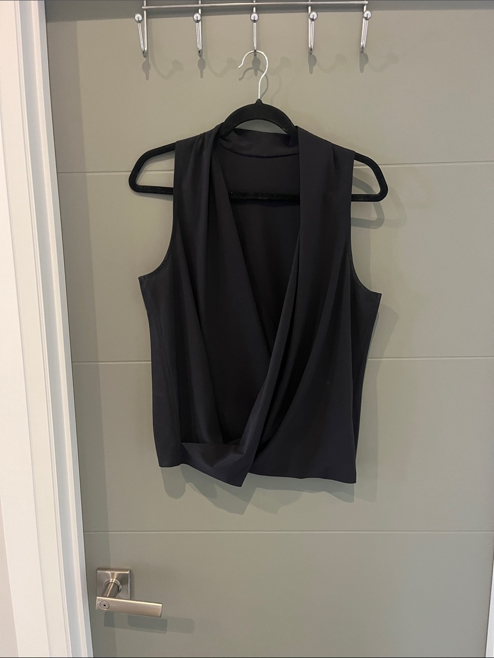 Size 8/10 Lululemon rolling with my Om’ies tank